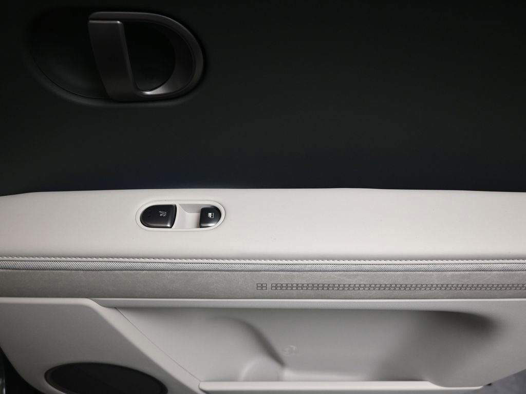 Used 2025 Hyundai Ioniq 5 Limited image 15