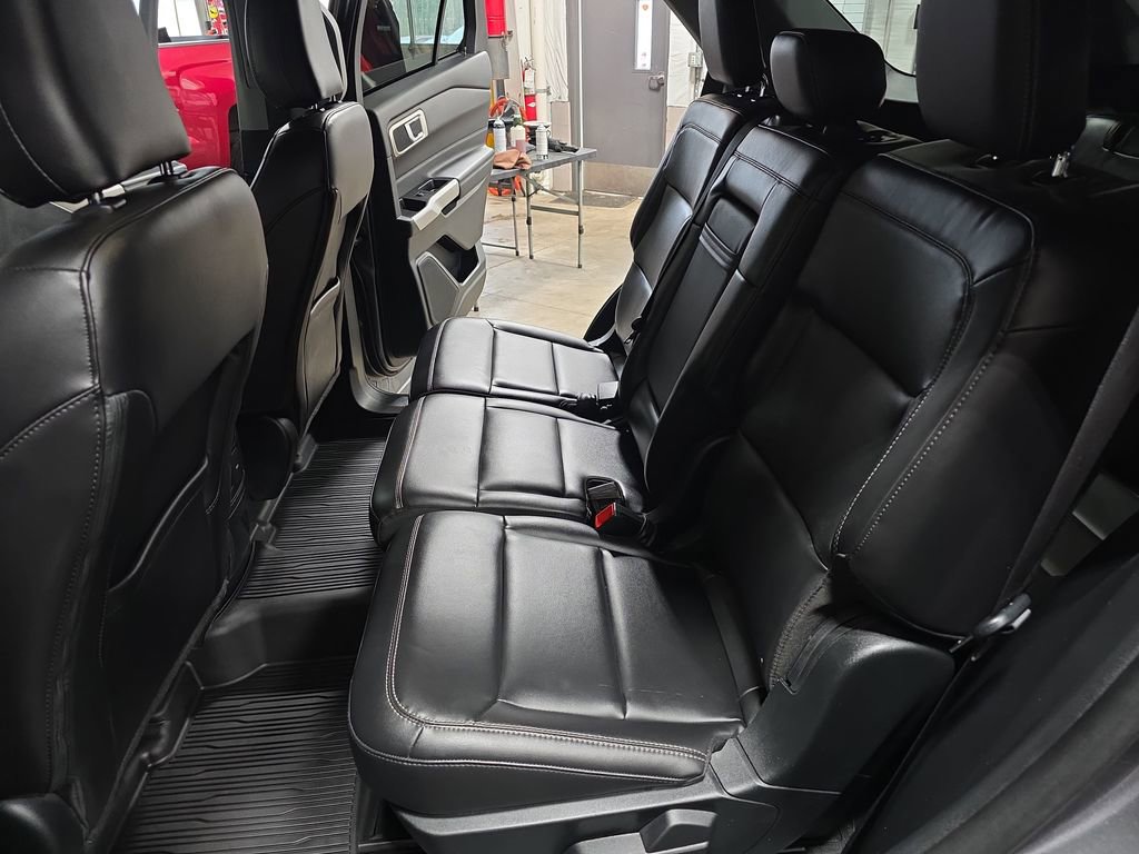 Used 2023 Ford Explorer XLT w/ Equipment Group 202A image 15