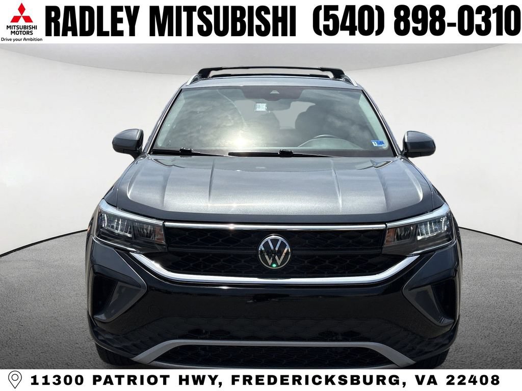 Used 2024 Volkswagen Taos SE w/ Panoramic Sunroof Package AWD/4WD image 19