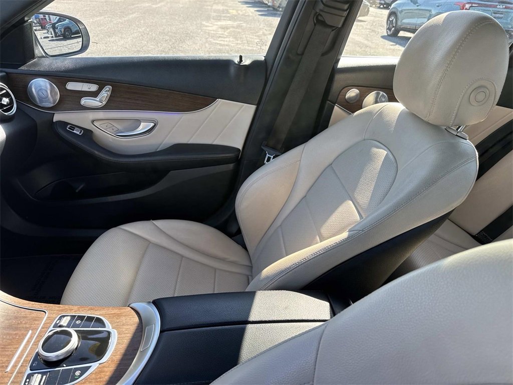 Used 2020 Mercedes-Benz C 300 4MATIC Sedan image 34