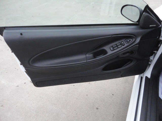 Used 2002 Ford Mustang Deluxe image 3