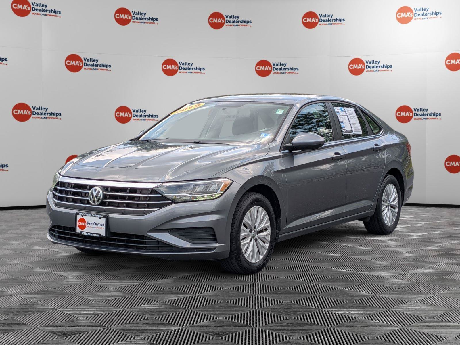 Used 2019 Volkswagen Jetta SE FWD image 1