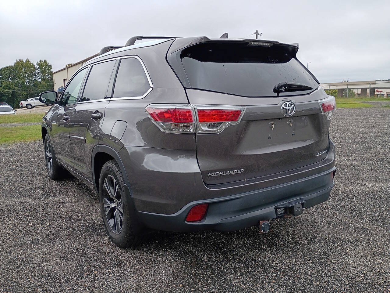 Used 2016 Toyota Highlander XLE AWD/4WD image 8