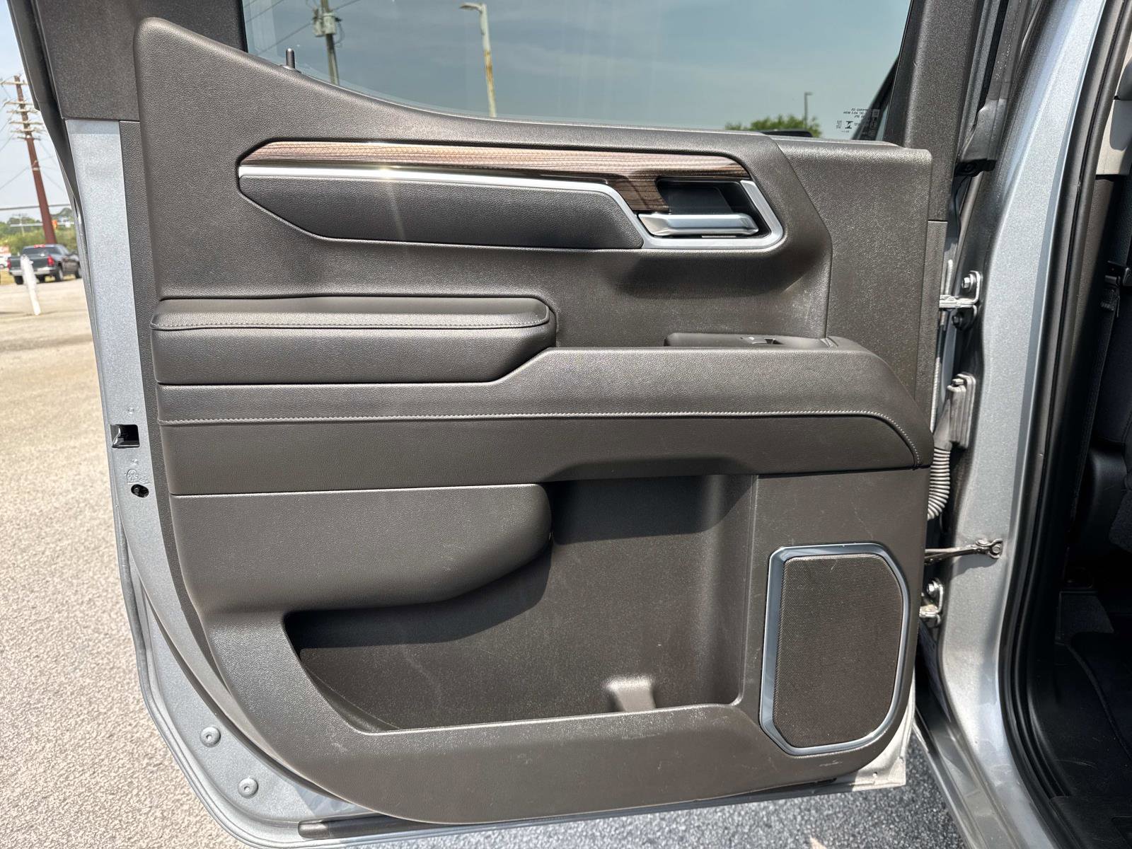 Used 2025 Chevrolet Silverado 1500 LT AWD/4WD image 15