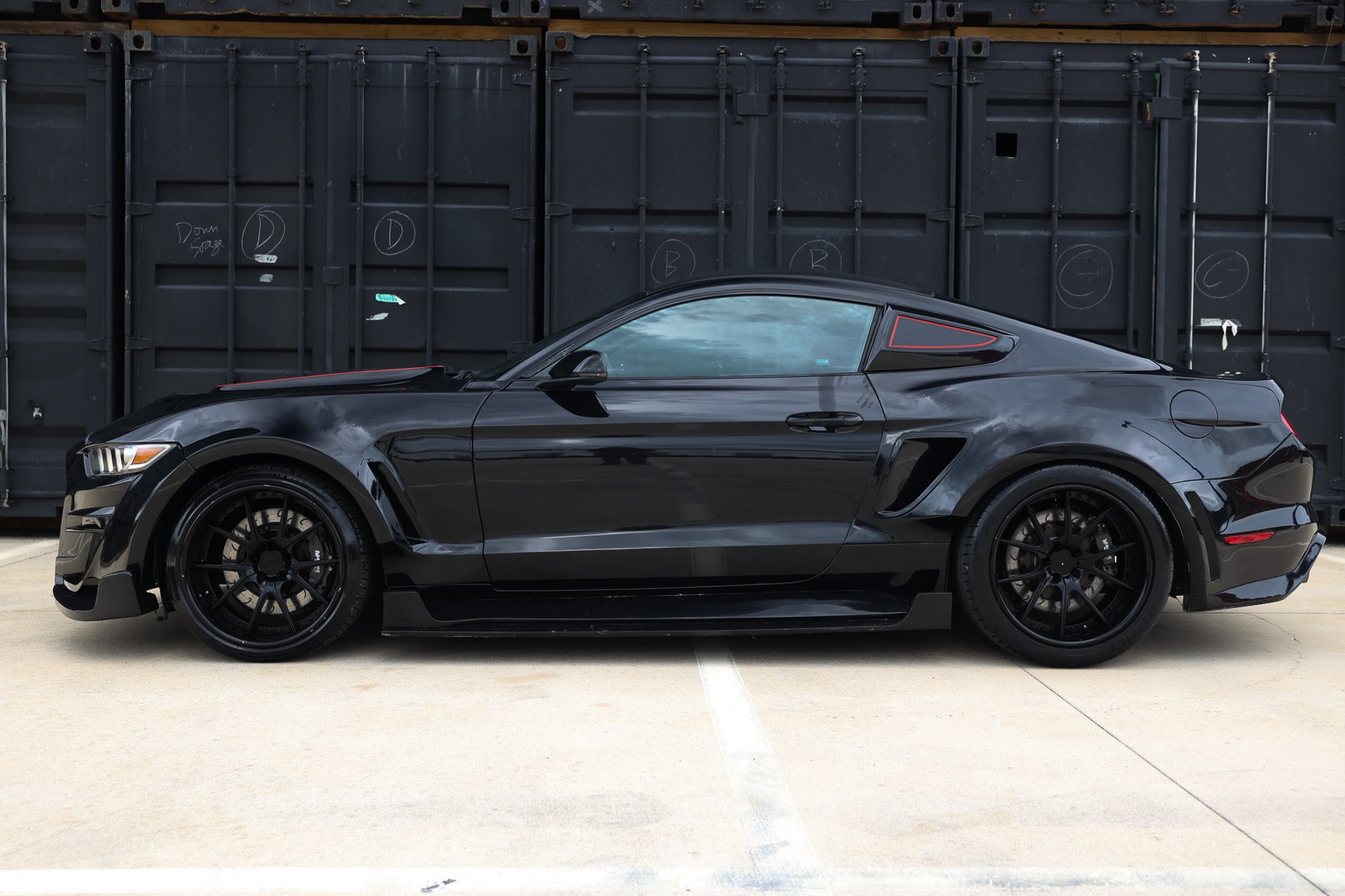 Used 2016 Ford Mustang Shelby GT350 w/ Technology Package RWD image 4