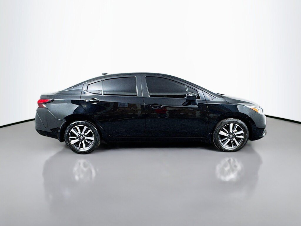 Used 2020 Nissan Versa SV FWD image 6