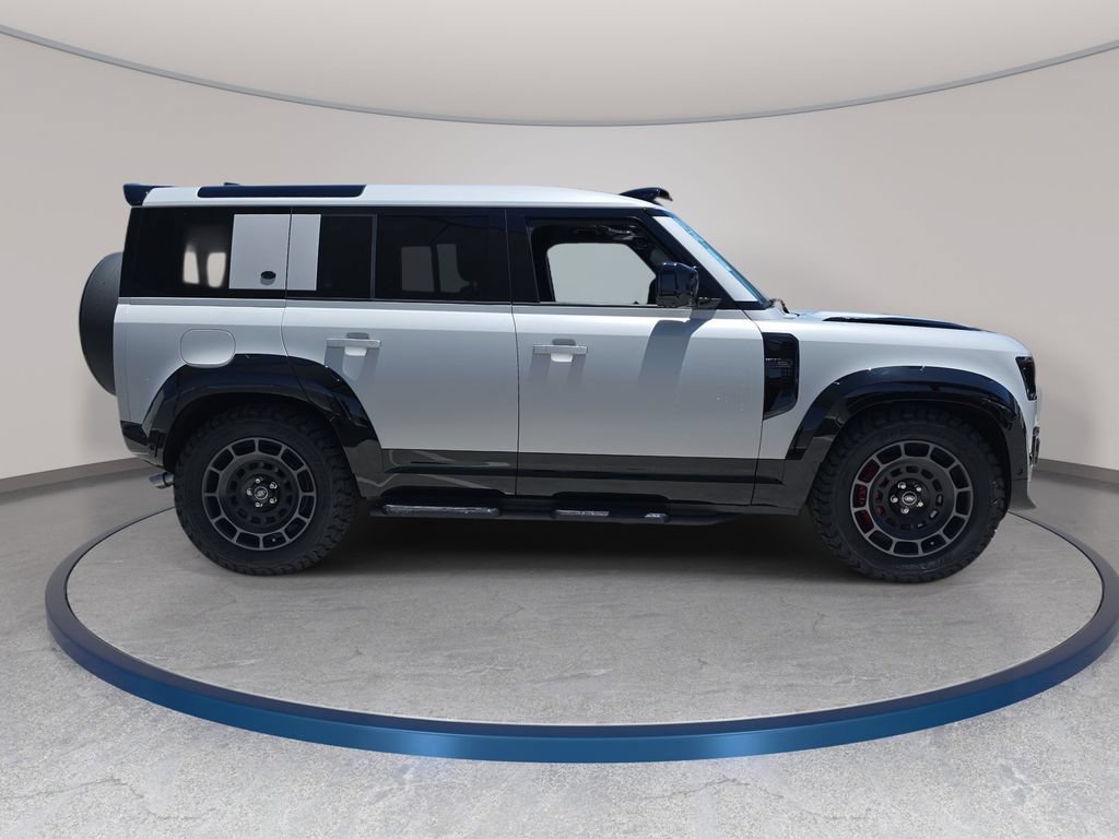 New 2026 Land Rover Defender 110 X-Dynamic SE AWD/4WD image 4