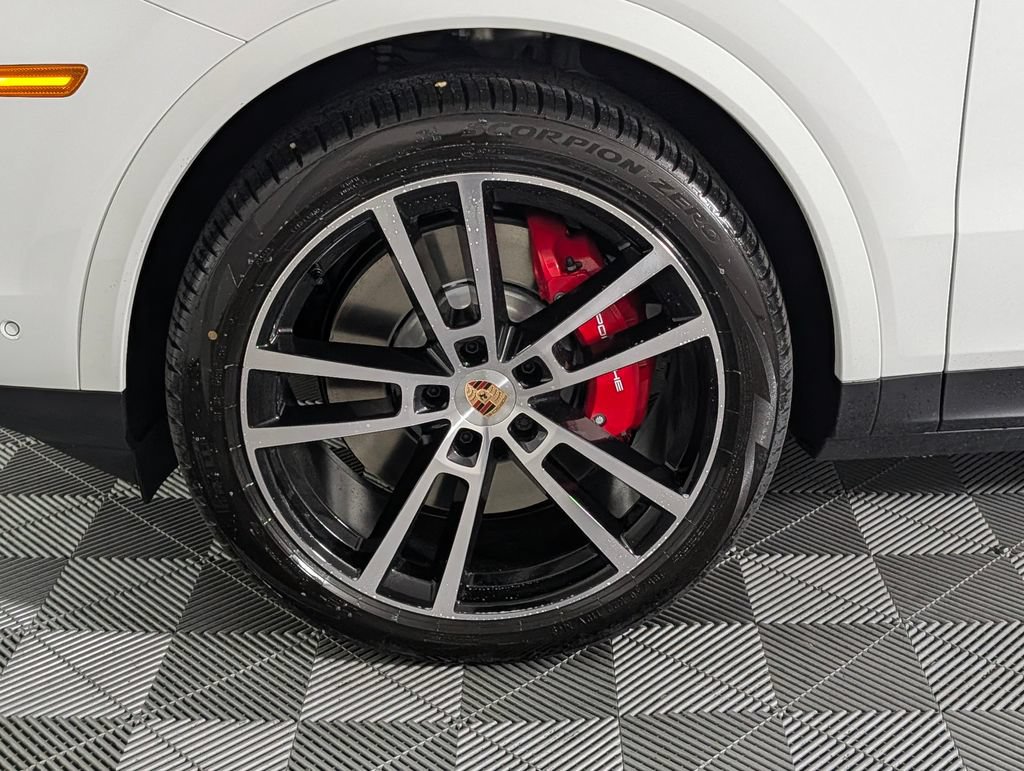 New 2026 Porsche Cayenne S AWD/4WD image 11
