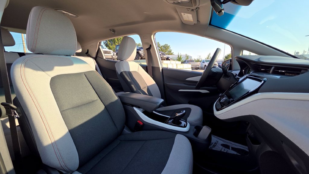 Used 2020 Chevrolet Bolt LT FWD image 12