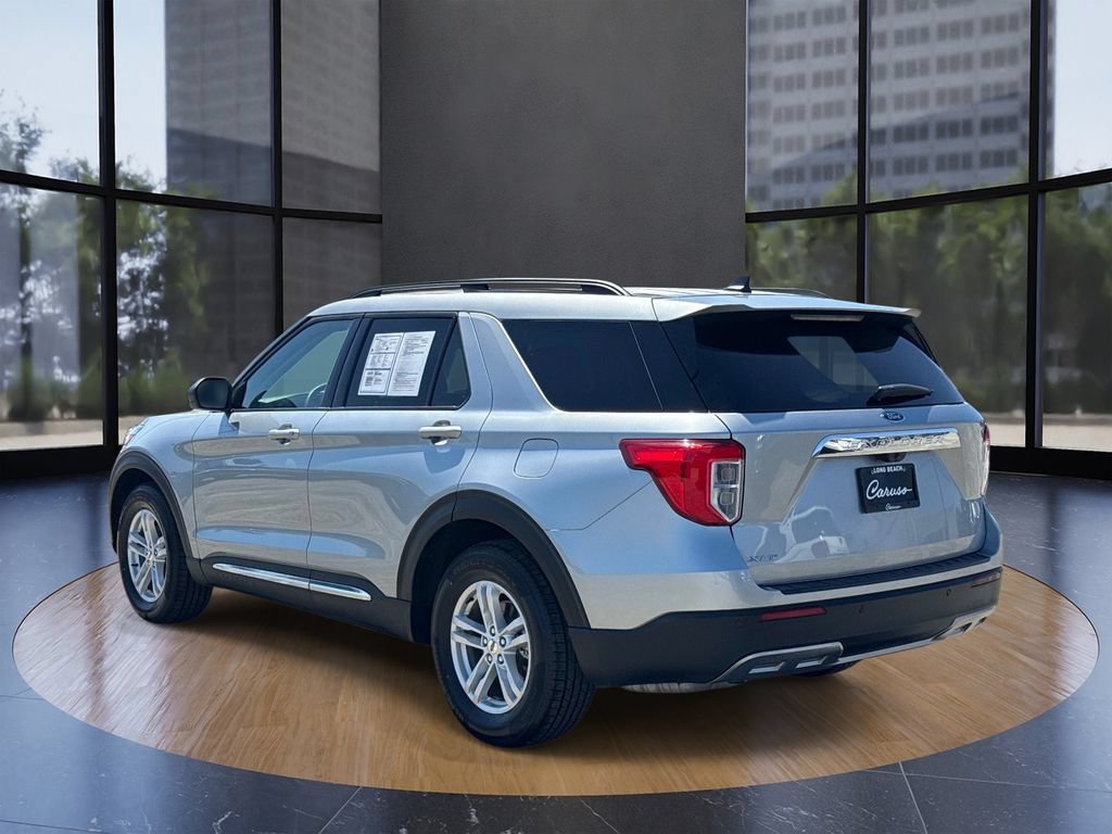 Used 2023 Ford Explorer XLT w/ Equipment Group 202A RWD image 5