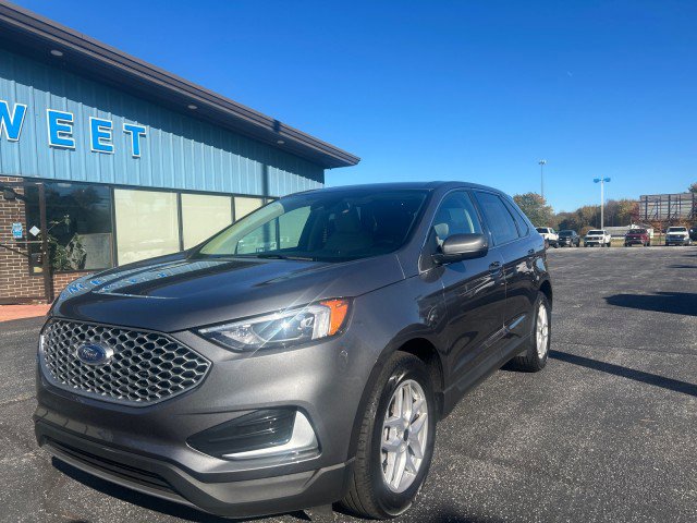 Used 2023 Ford Edge SEL image 2