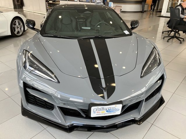 Used 2025 Chevrolet Corvette E-Ray w/ Stealth Interior Trim Package image 2
