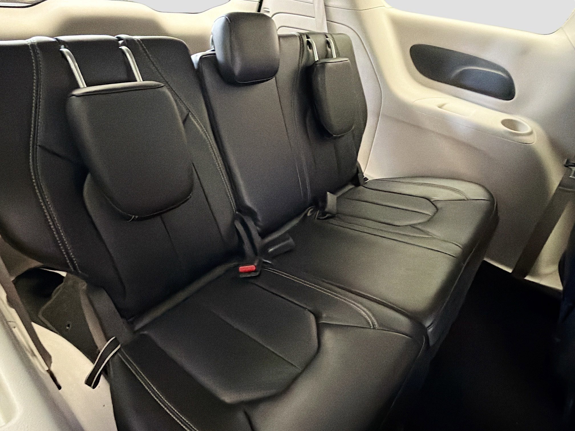 Used 2024 Chrysler Pacifica Select image 14