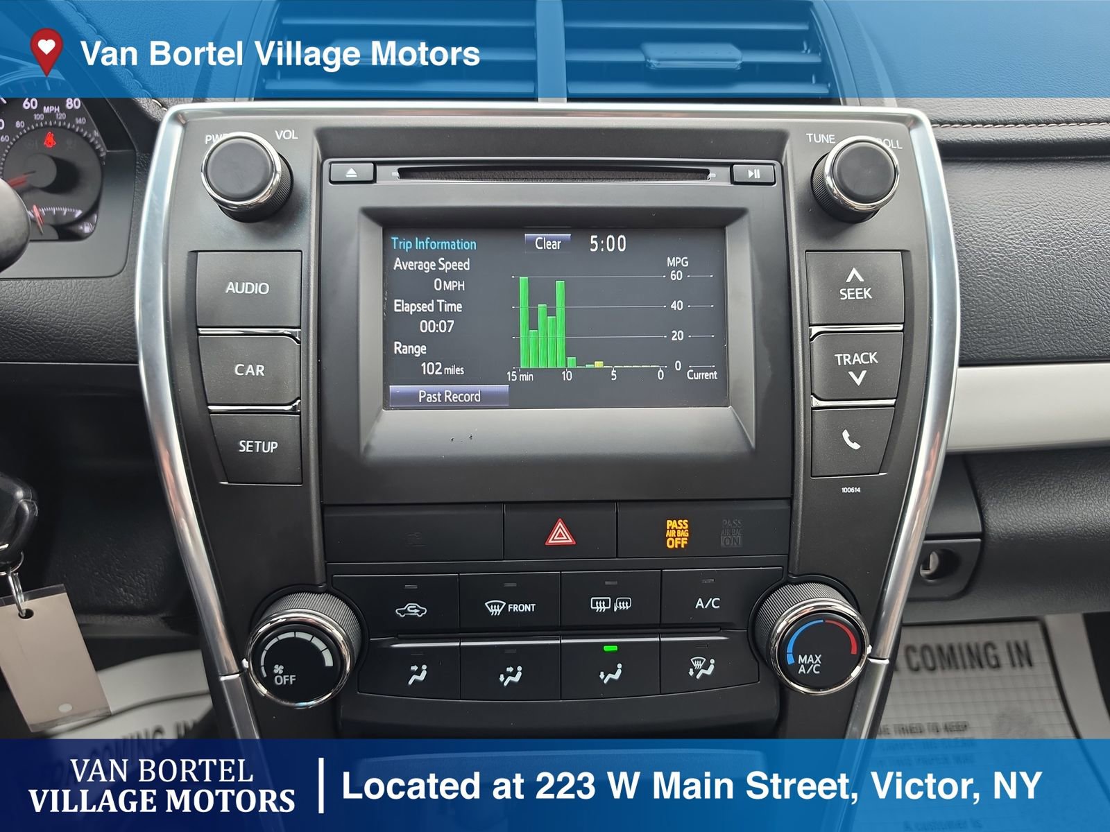 Used 2017 Toyota Camry SE FWD image 19