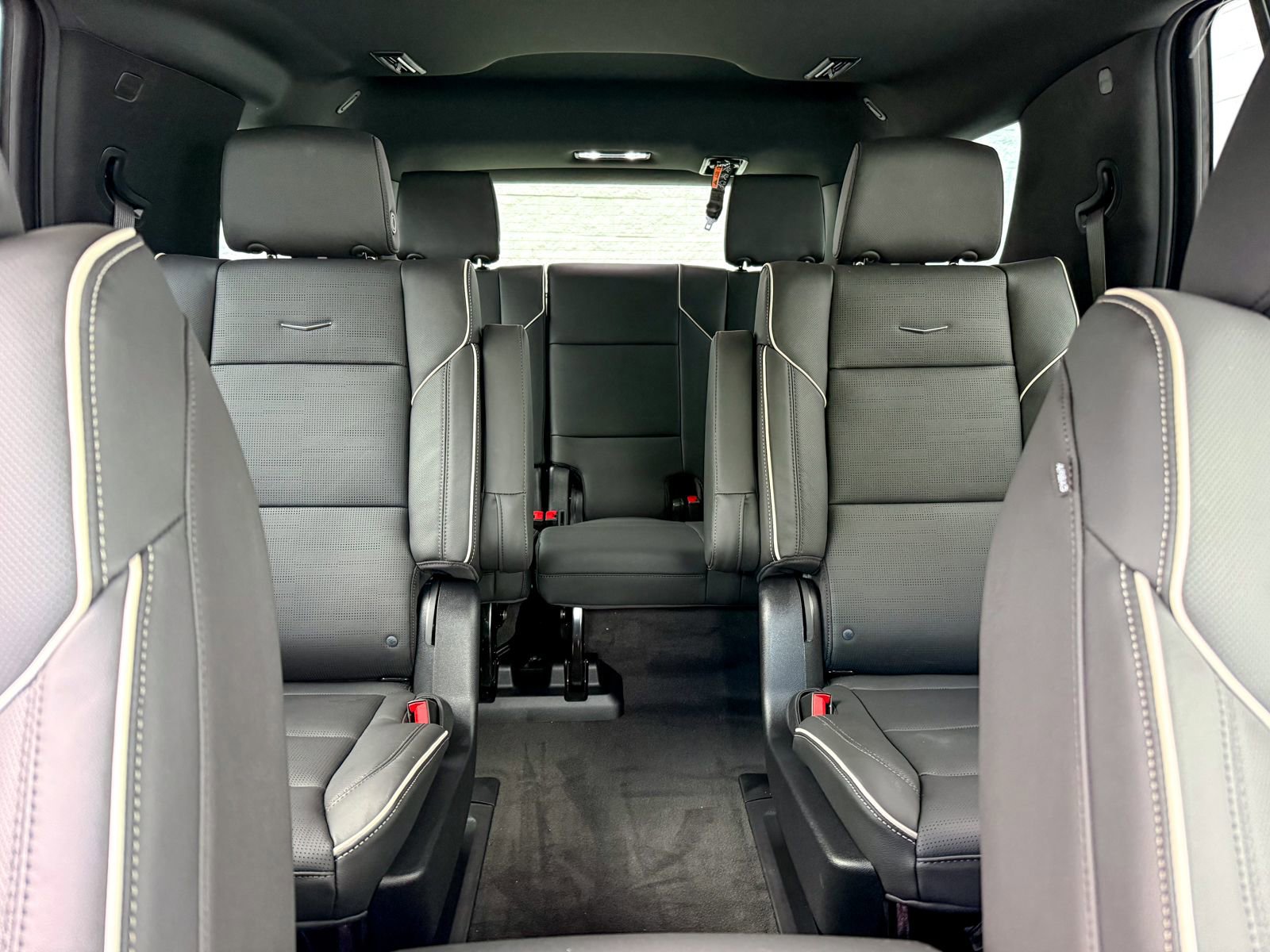 New 2026 Cadillac Escalade Luxury w/ LPO, Radiant Package AWD/4WD image 13