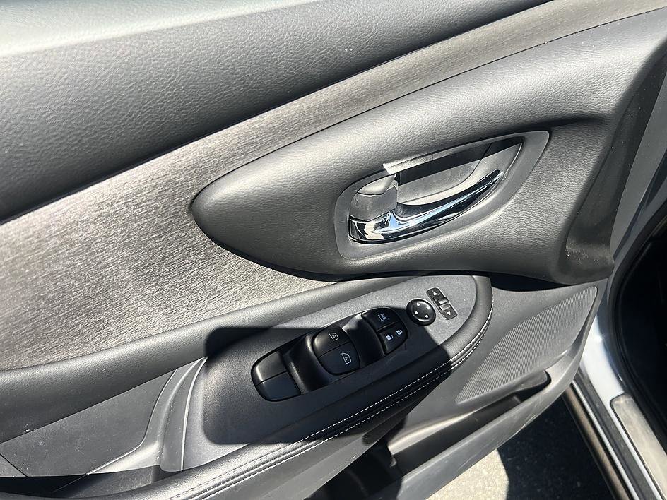 Certified 2024 Nissan Murano SV w/ SV Midnight Edition Package image 13