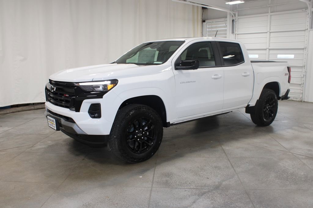 New 2025 Chevrolet Colorado Z71 w/ Midnight Edition AWD/4WD image 4