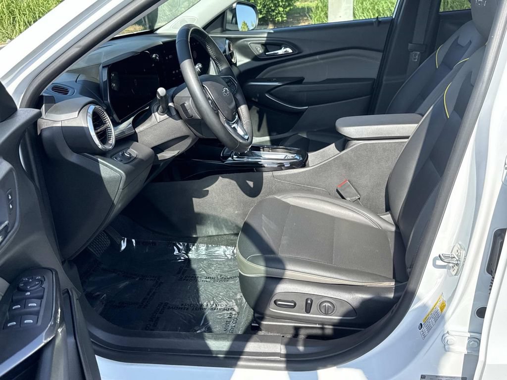 Used 2024 Chevrolet Trax ACTIV FWD image 24