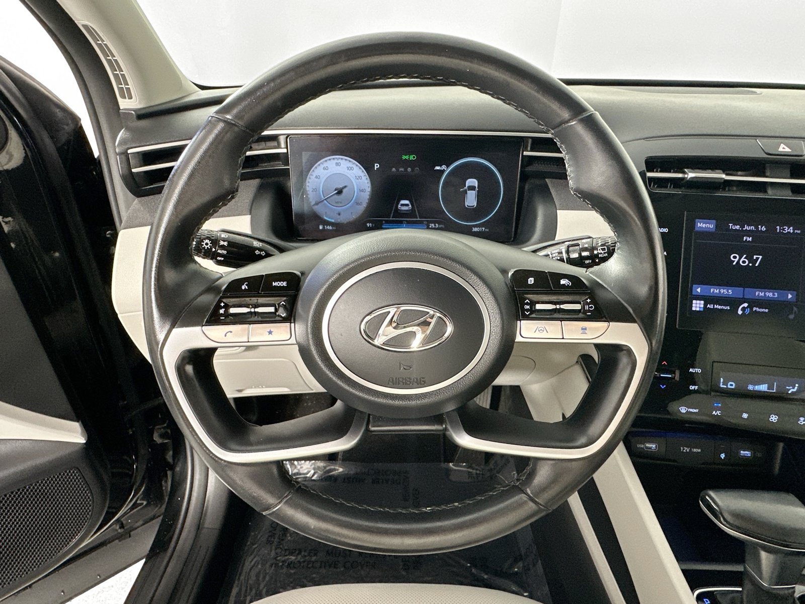 Used 2023 Hyundai Tucson SEL w/ Convenience Package AWD/4WD image 11