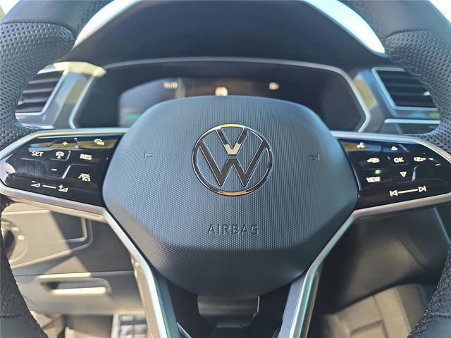 Used 2023 Volkswagen Tiguan SE R-Line image 23
