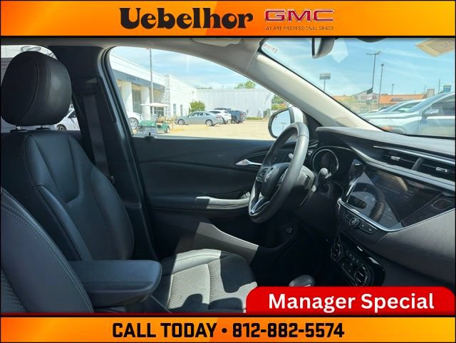 Used 2022 Buick Encore GX Essence w/ Experience Buick Package AWD/4WD image 2