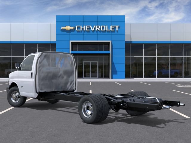 New 2026 Chevrolet Express 4500 w/ Power Convenience Package RWD image 3