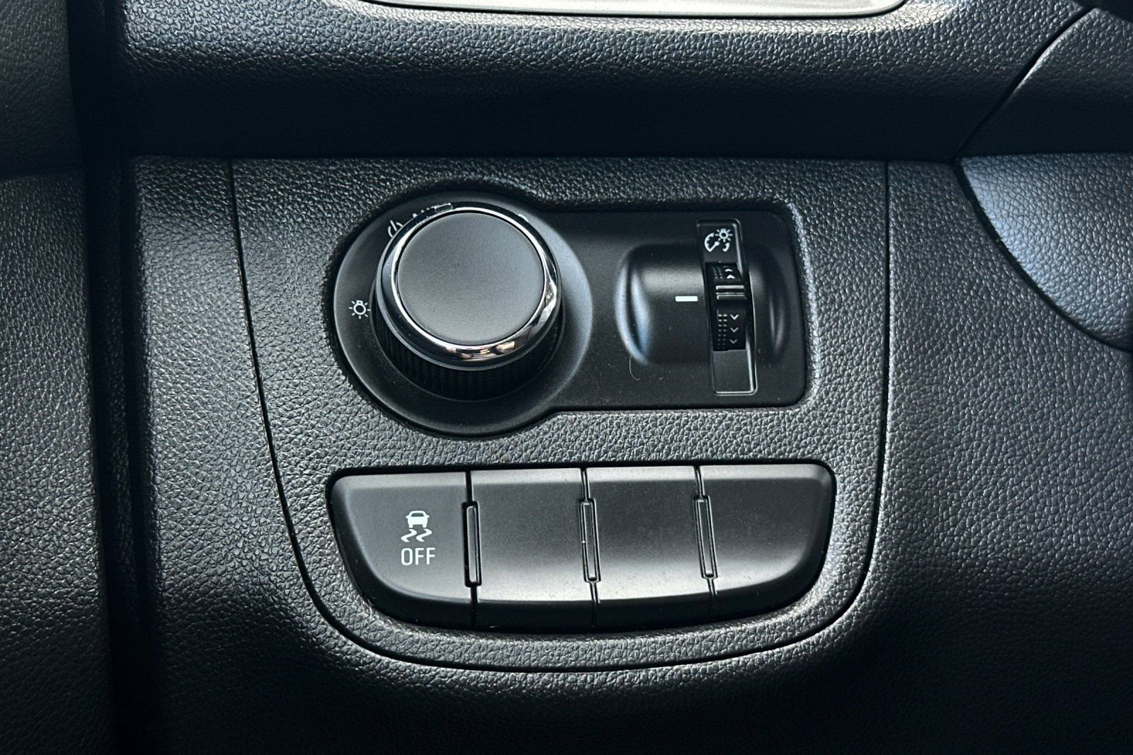 Used 2021 Chevrolet Spark LS image 39