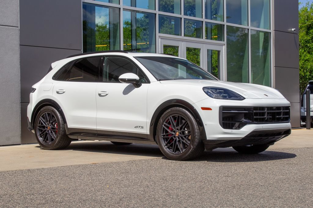Used 2025 Porsche Cayenne GTS AWD/4WD image 3