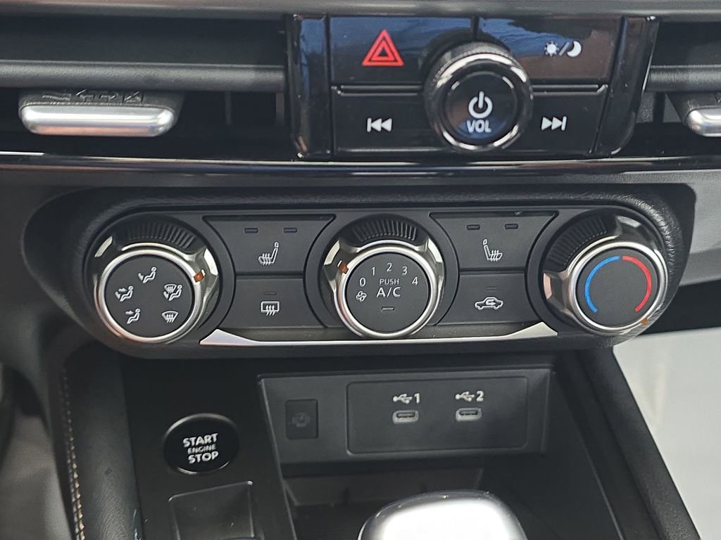 Used 2025 Nissan Kicks SV w/ SV Premium Package image 23