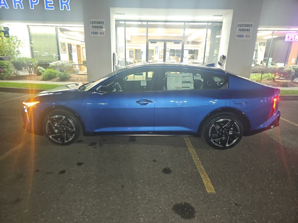 New 2025 Kia K4 GT-Line image 2