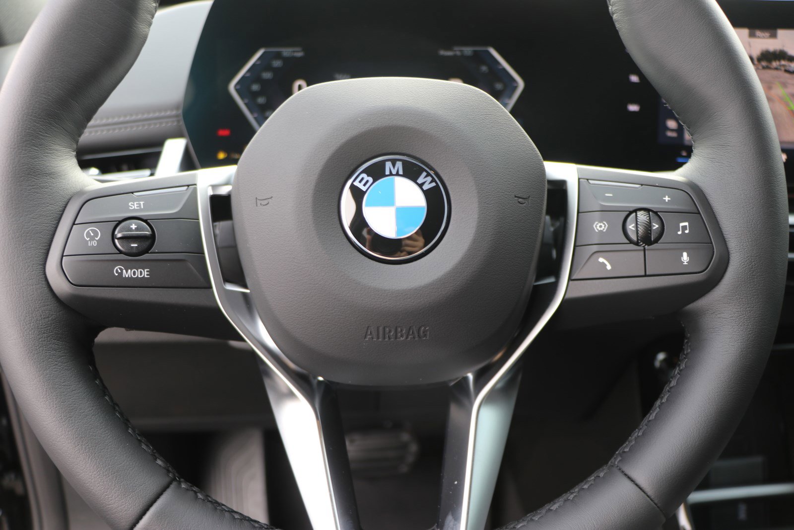 Certified 2025 BMW X1 xDrive28i w/ Technology Package image 17