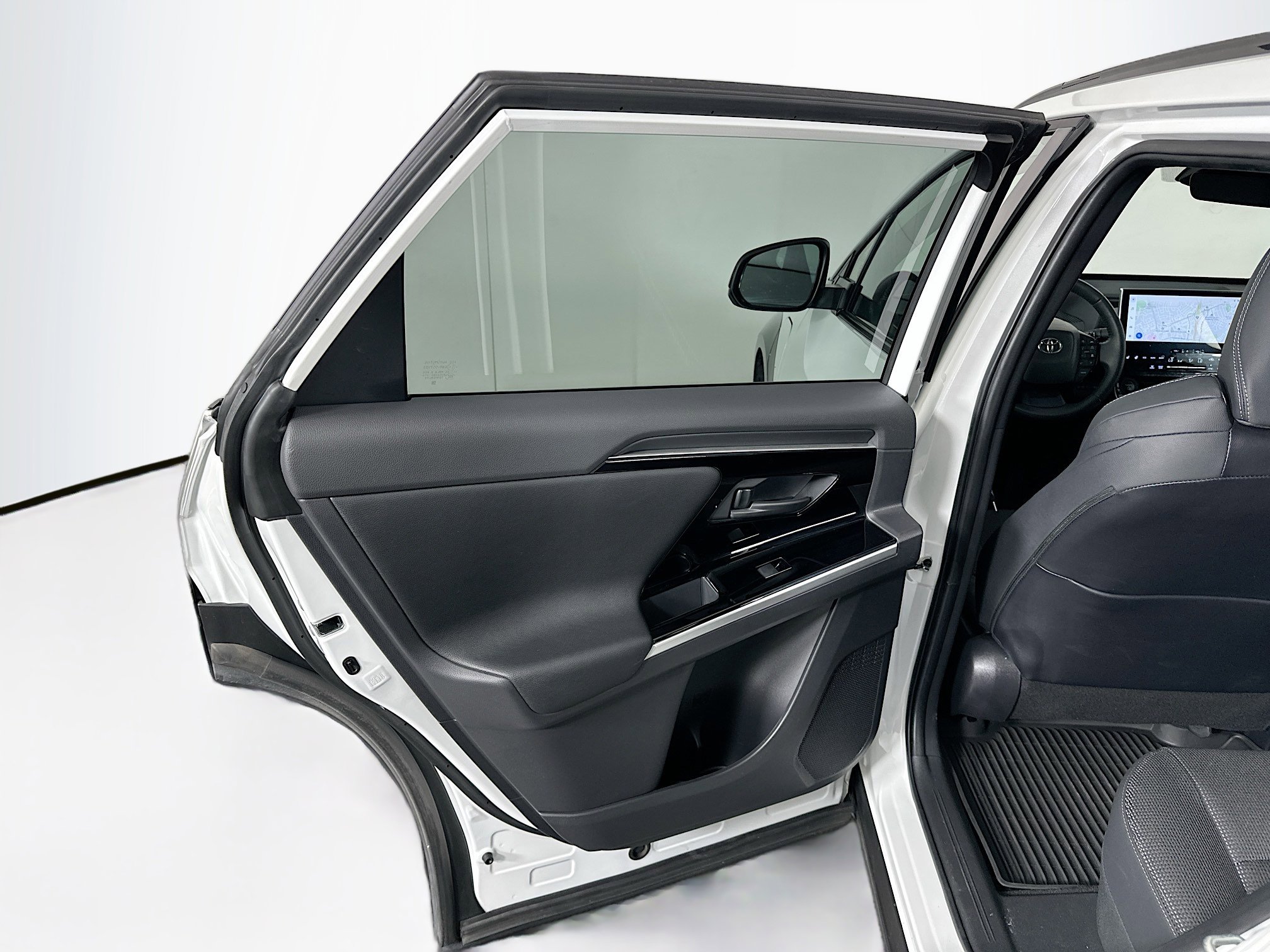 Used 2024 Toyota bZ4X XLE w/ Weather Package image 26