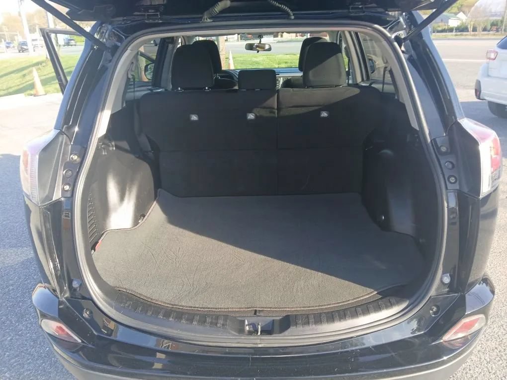 Used 2016 Toyota RAV4 LE FWD image 20