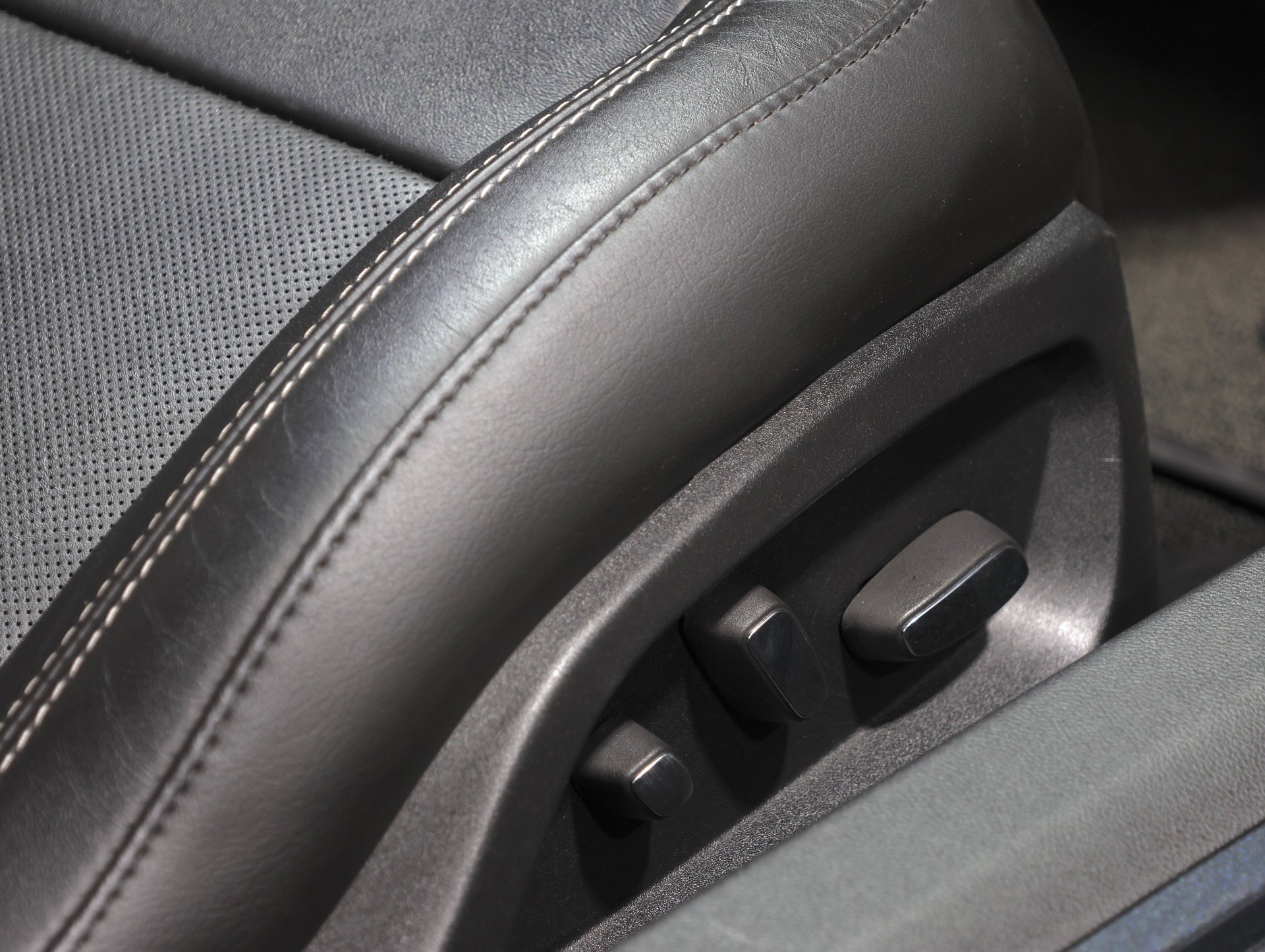 Used 2014 Chevrolet Corvette Stingray Coupe w/ 2LT Preferred Equipment Group image 54