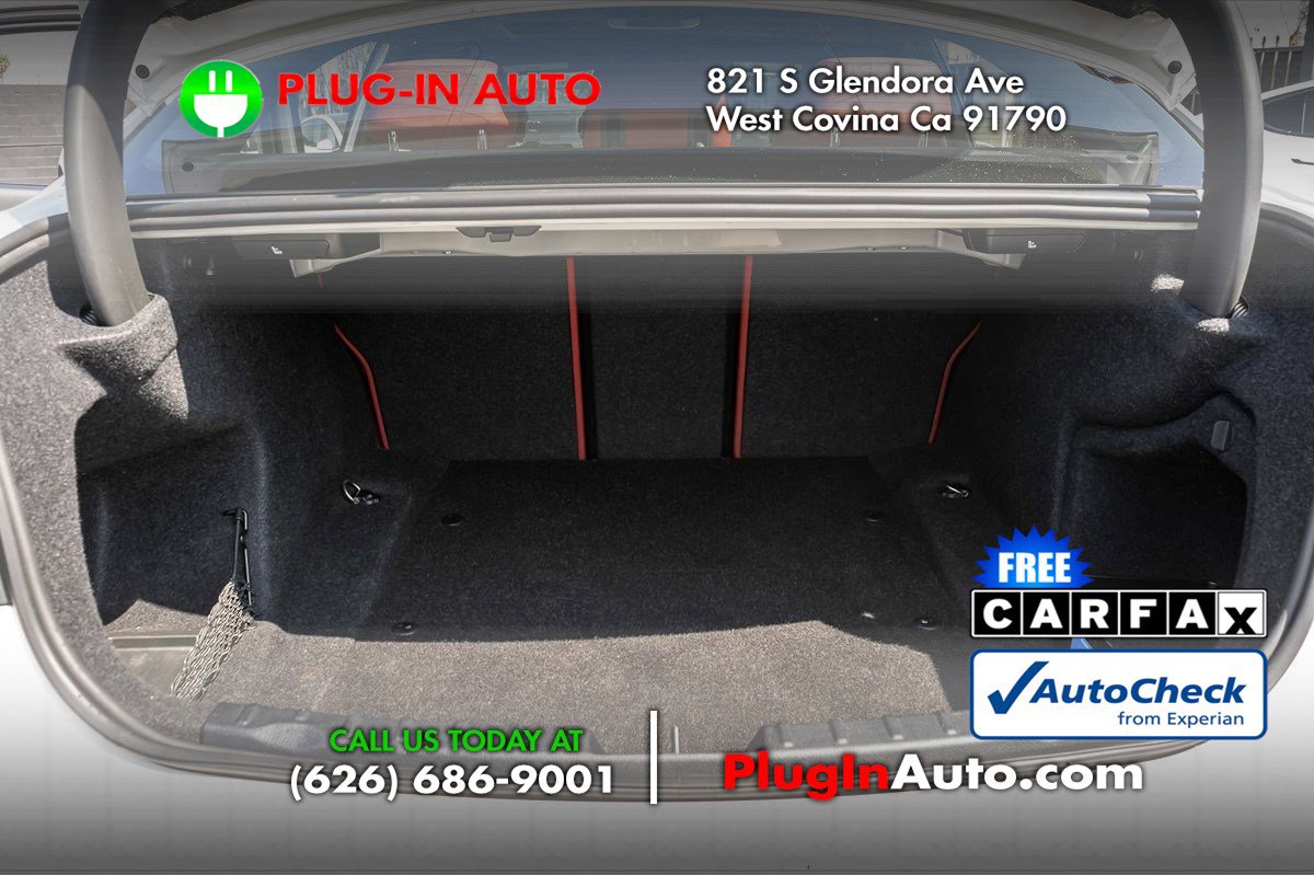 Used 2017 BMW 330i xDrive Sedan AWD/4WD image 13