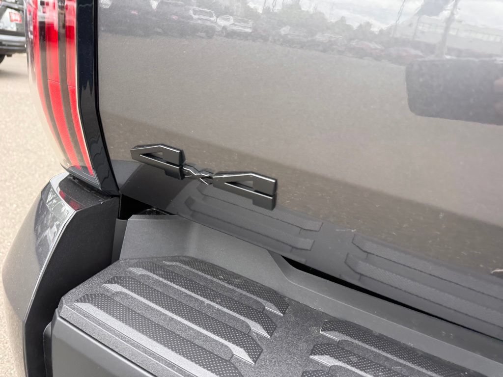 New 2026 Toyota Tundra Limited AWD/4WD image 9