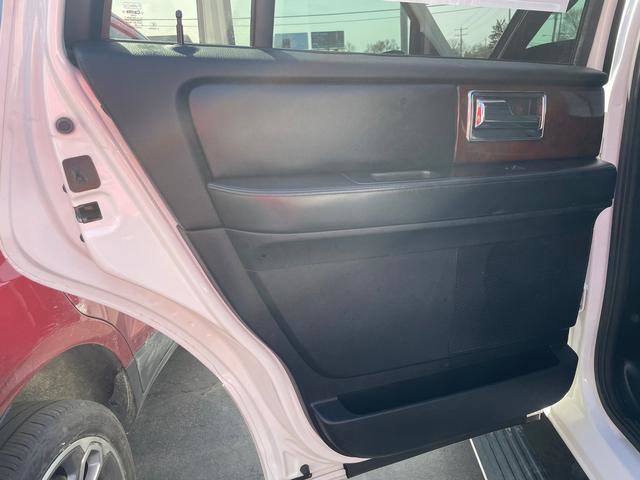 Used 2016 Lincoln Navigator Select image 11