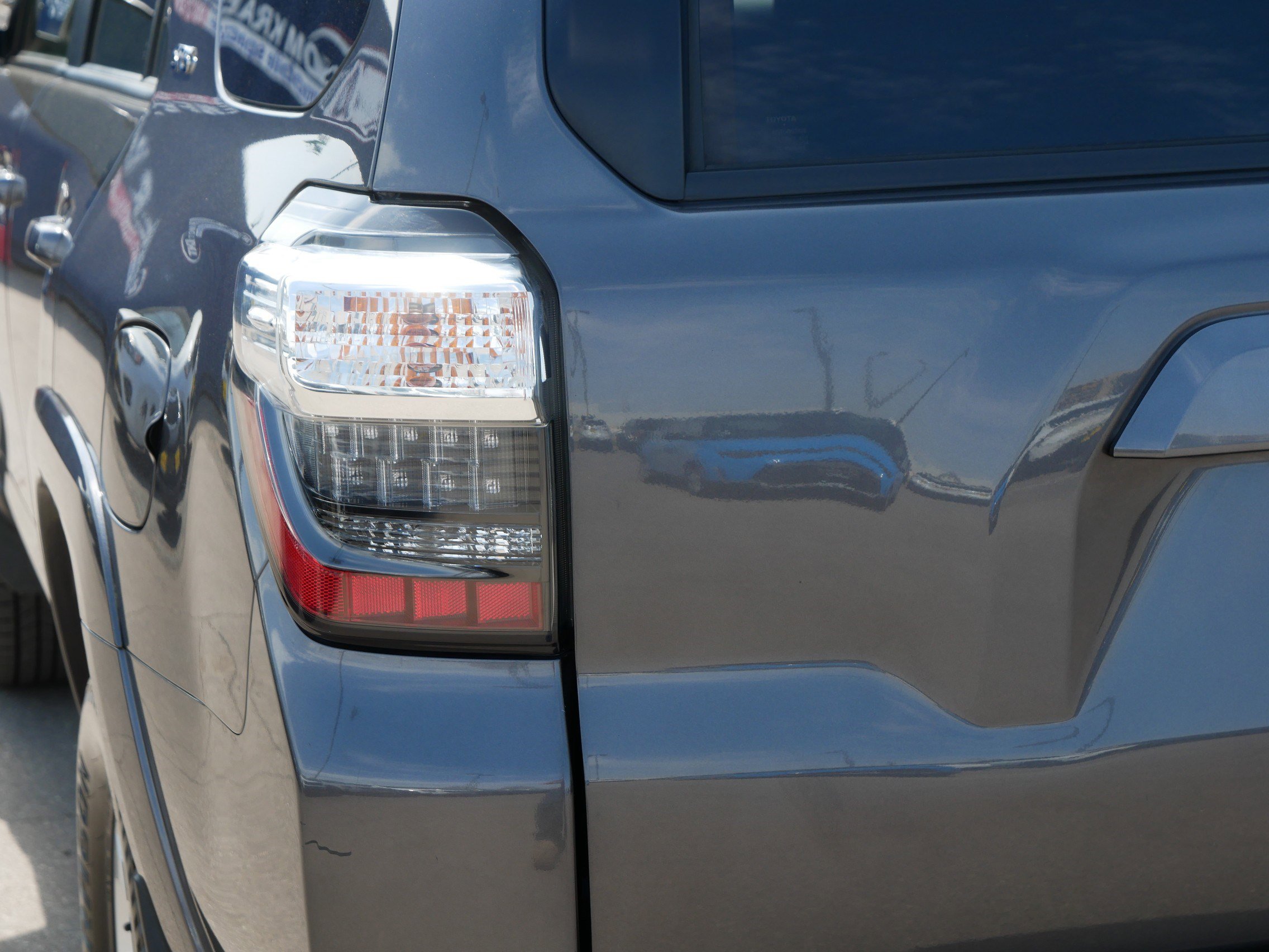 Used 2018 Toyota 4Runner SR5 Premium AWD/4WD image 17