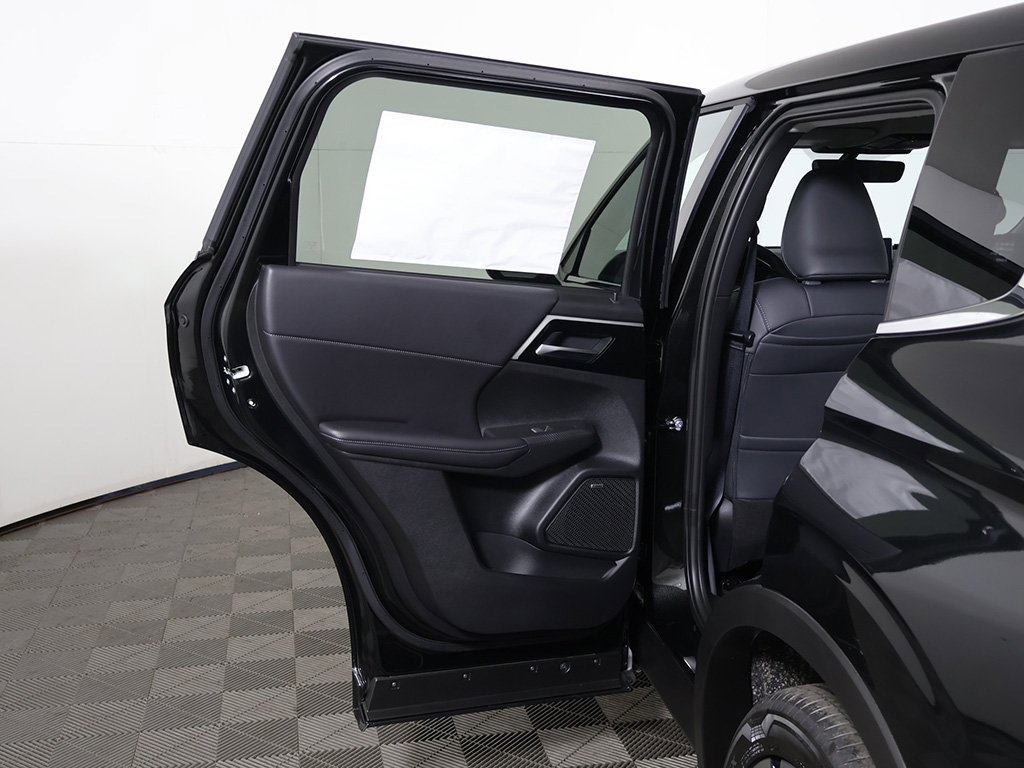 New 2025 Mitsubishi Outlander SE image 23