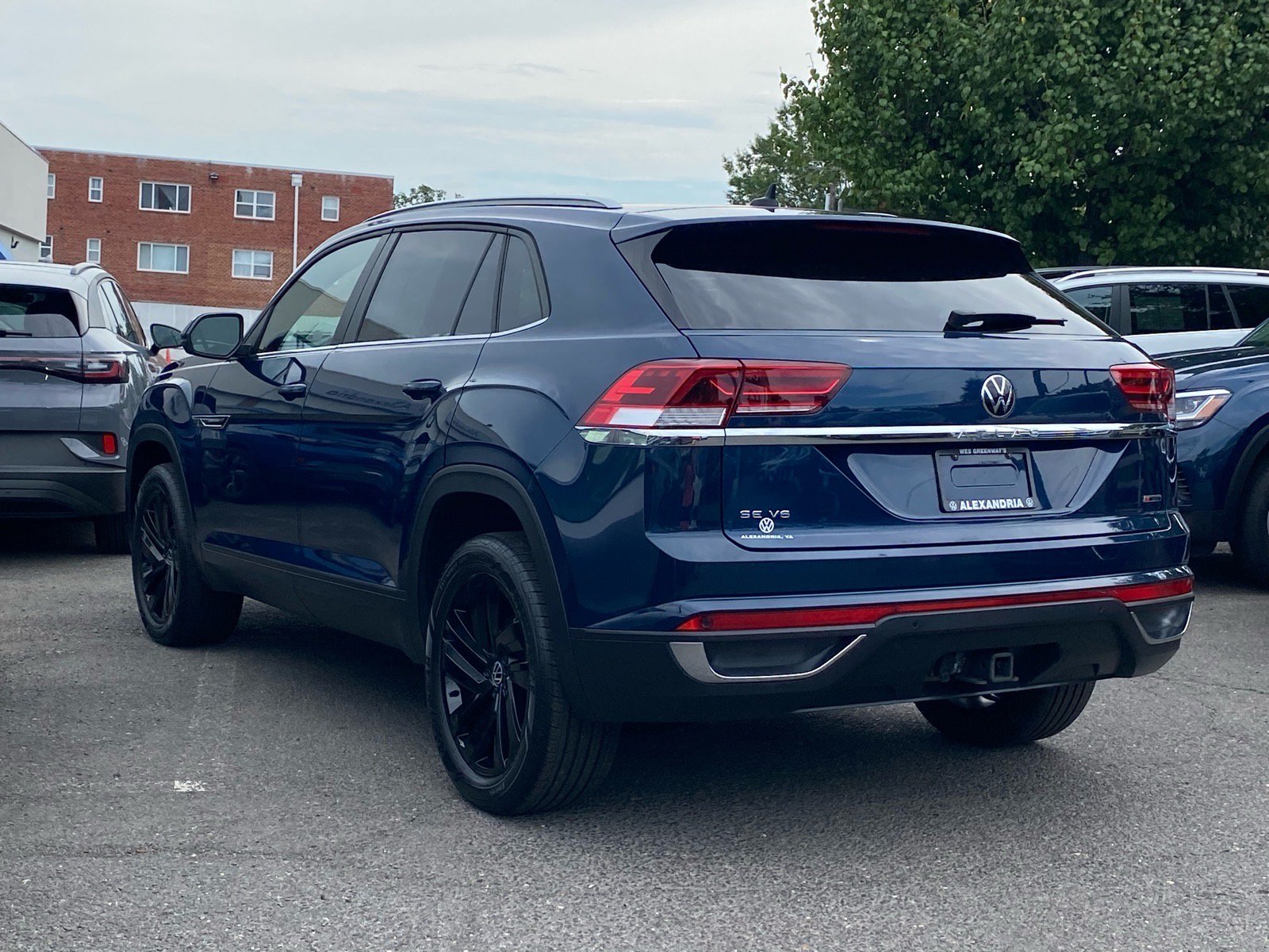 Used 2022 Volkswagen Atlas Cross Sport SE AWD/4WD image 4