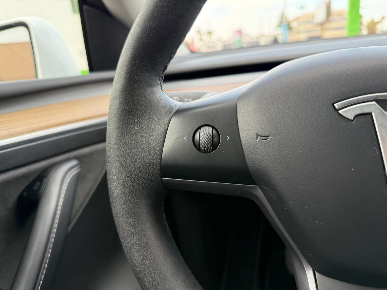 Used 2023 Tesla Model Y Long Range AWD/4WD image 27