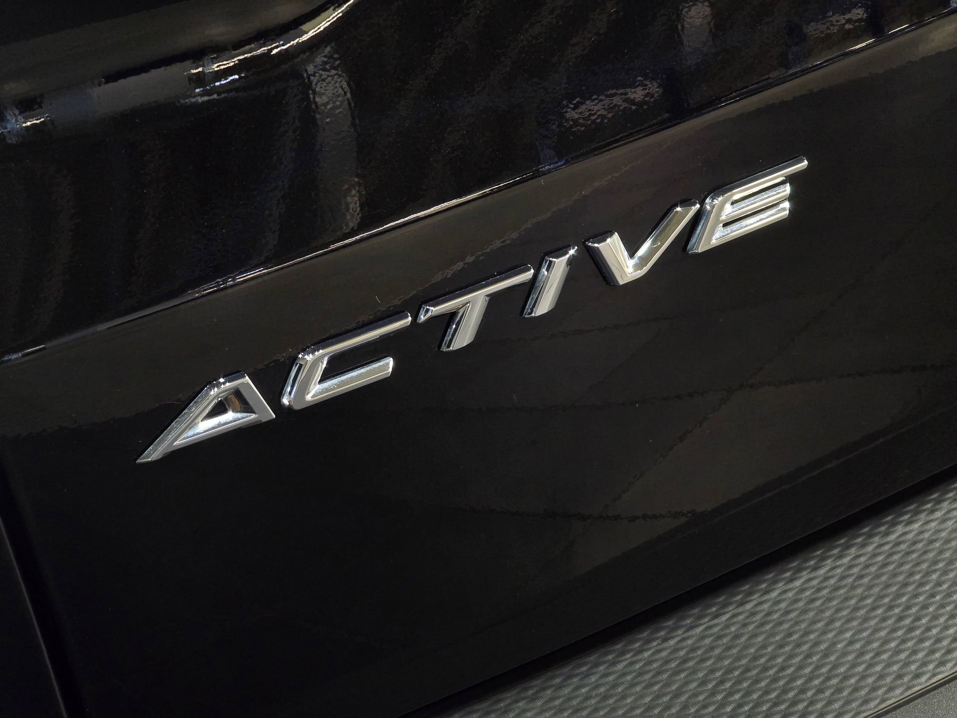 Used 2025 Ford Escape Active w/ Tech Pack #1 image 3