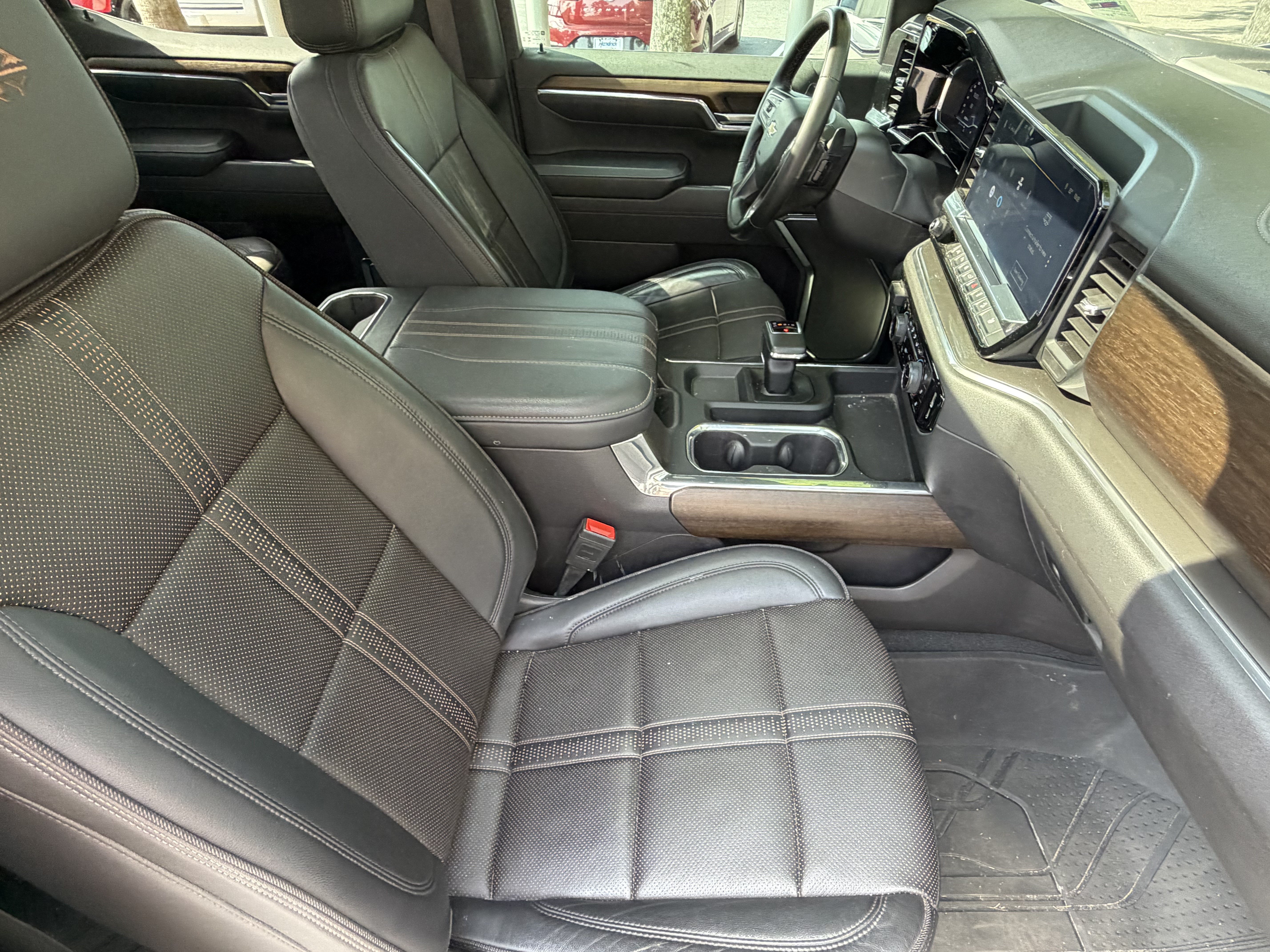 Used 2024 Chevrolet Silverado 1500 High Country w/ Z71 Off-Road Package AWD/4WD image 44