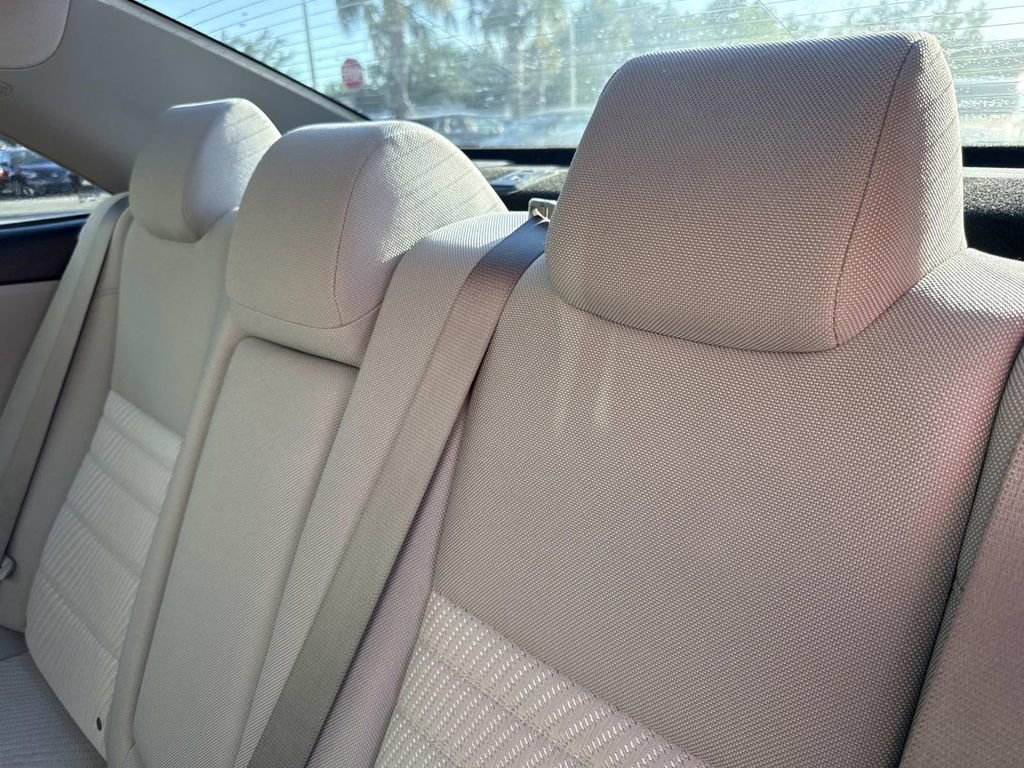 Used 2016 Toyota Camry LE FWD image 16