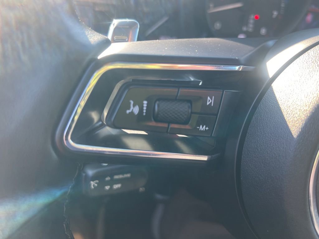 Used 2022 Porsche Macan Base image 55