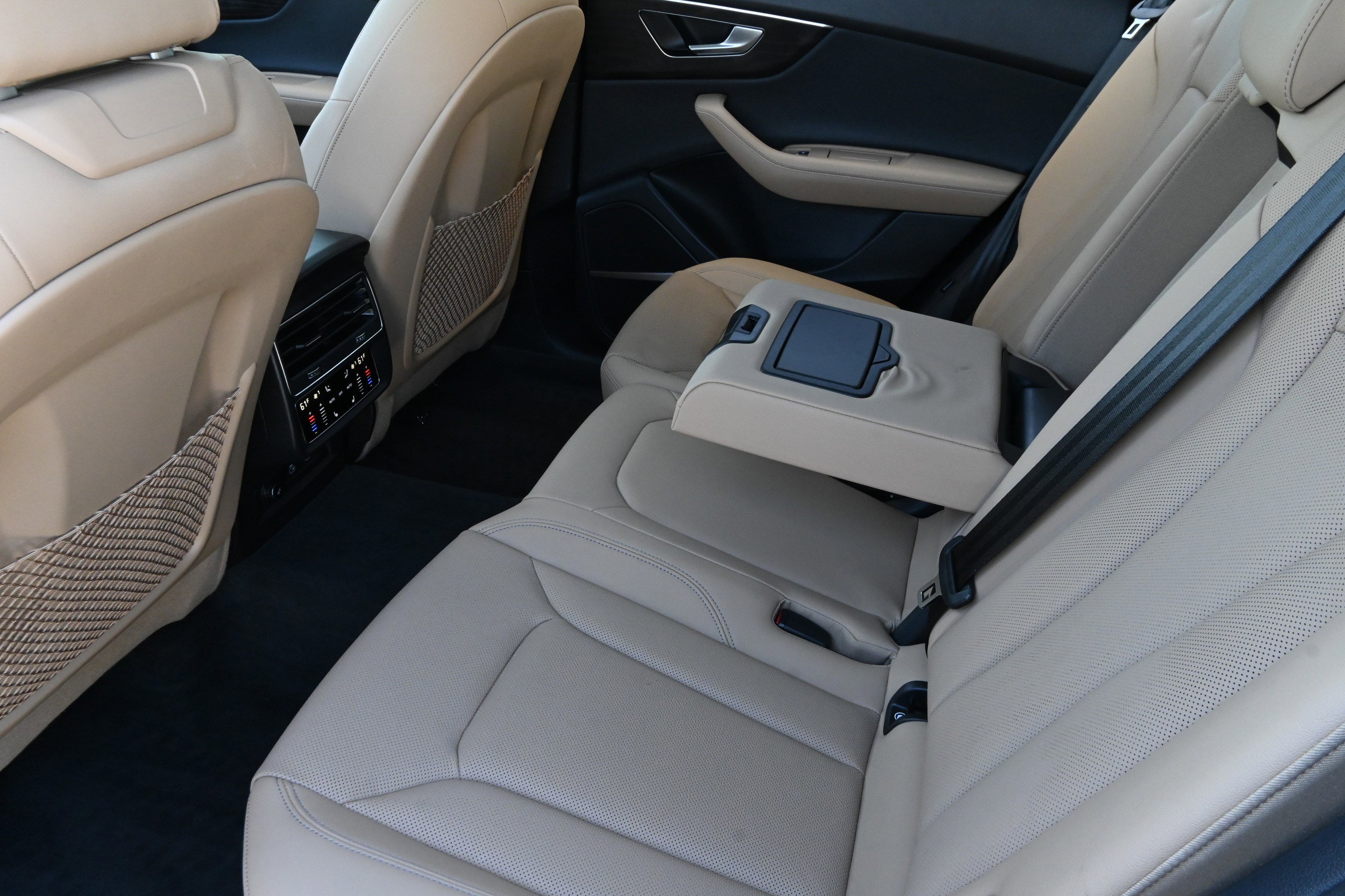 Used 2024 Audi Q8 Premium Plus image 12