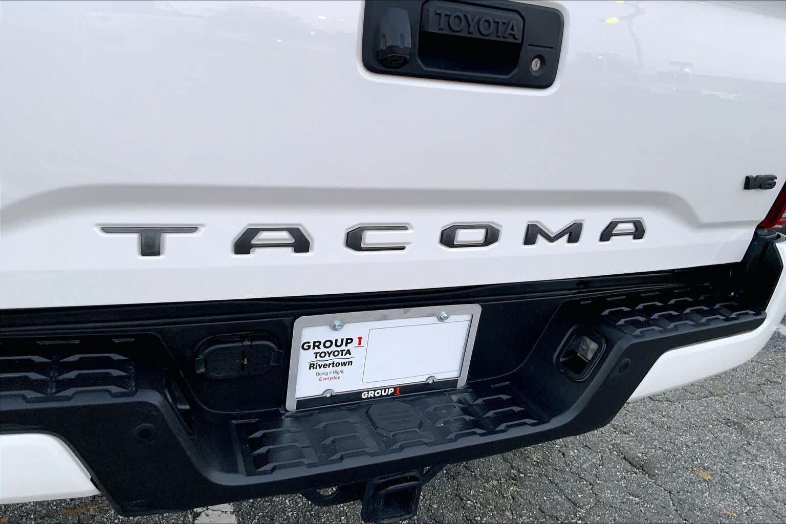 Used 2019 Toyota Tacoma TRD Off-Road w/ Technology Package AWD/4WD image 30