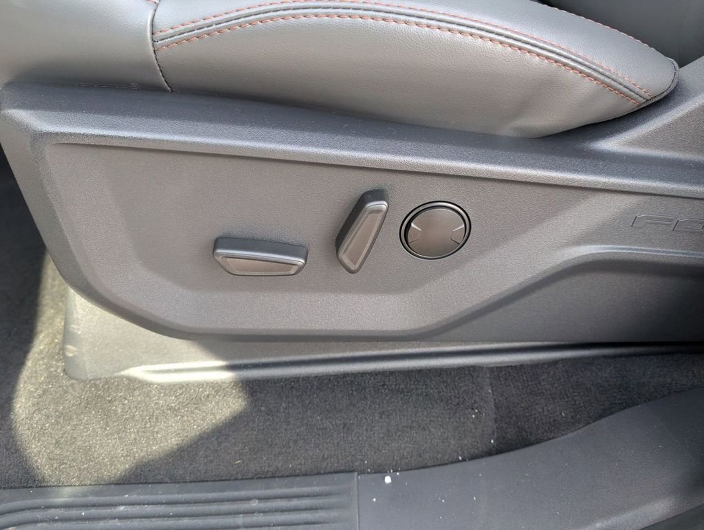 New 2025 Ford Expedition Active image 23