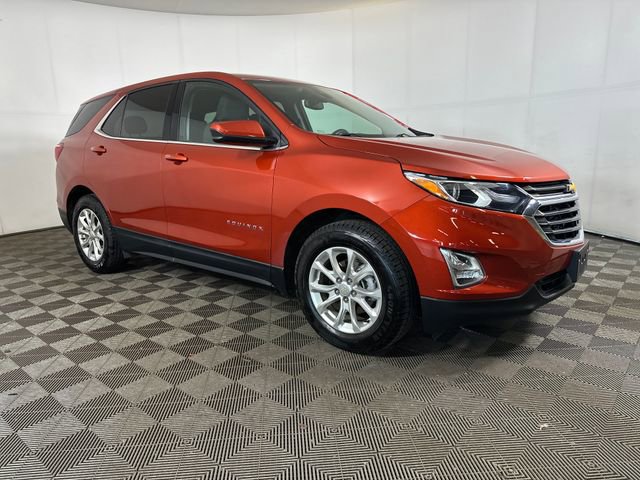 Used 2020 Chevrolet Equinox LT w/ Driver Convenience Package FWD image 2