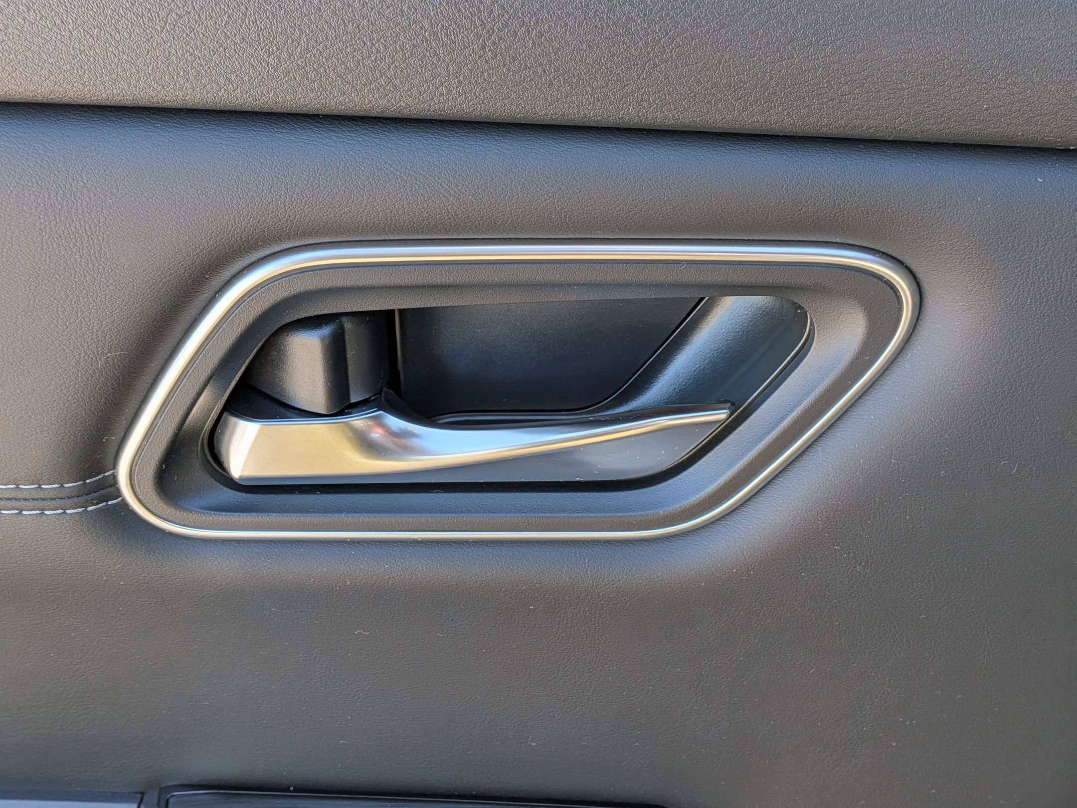Used 2025 Nissan Rogue Platinum FWD image 29